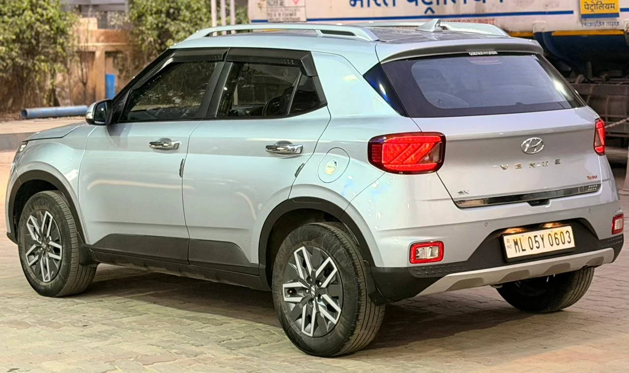 Hyundai Venue - Thumbnail 4